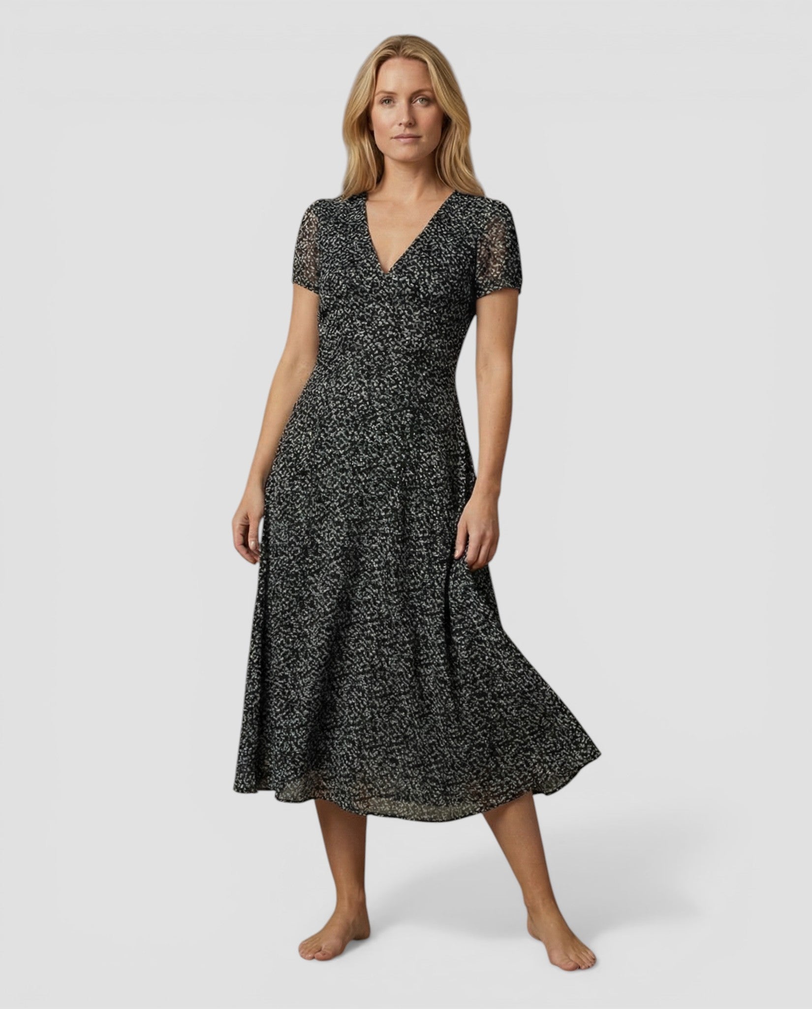 Jensen og Madsen | Dame Let Sommer Midi Kjole Åndbar Kort Ærmet