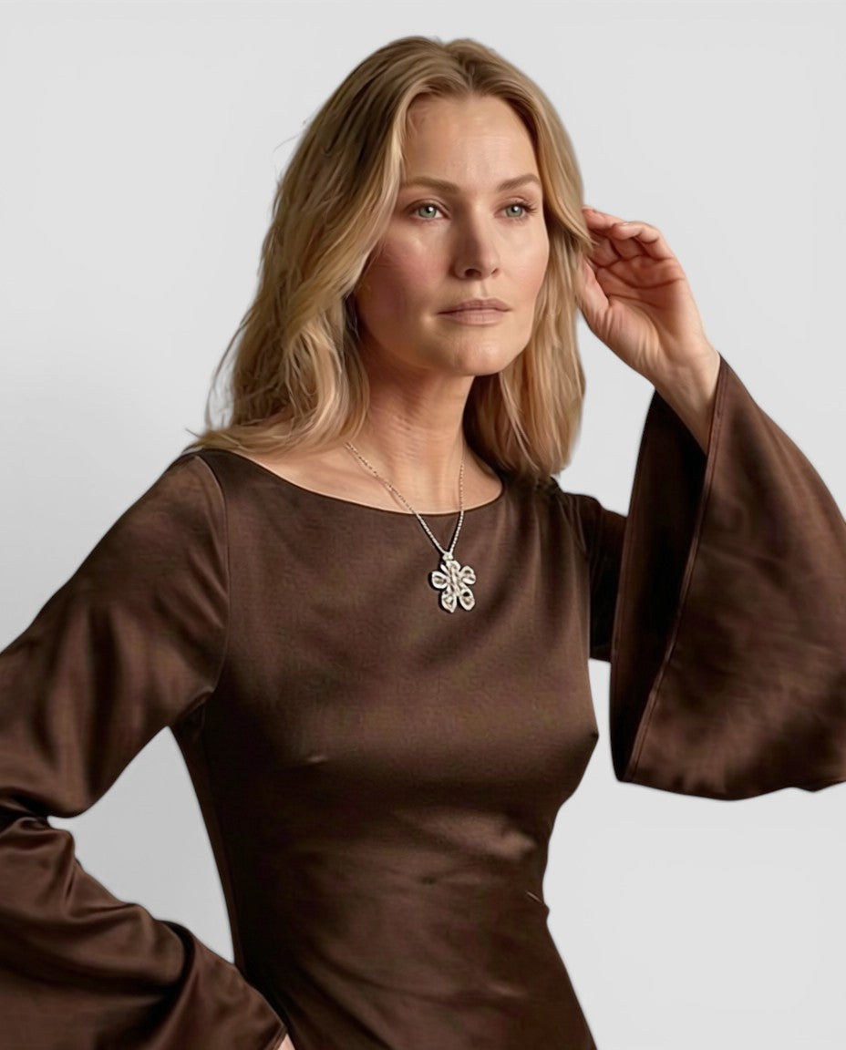 Jensen og Madsen | Dame Langærmet Maxikjole Let og Komfortabel Pasform