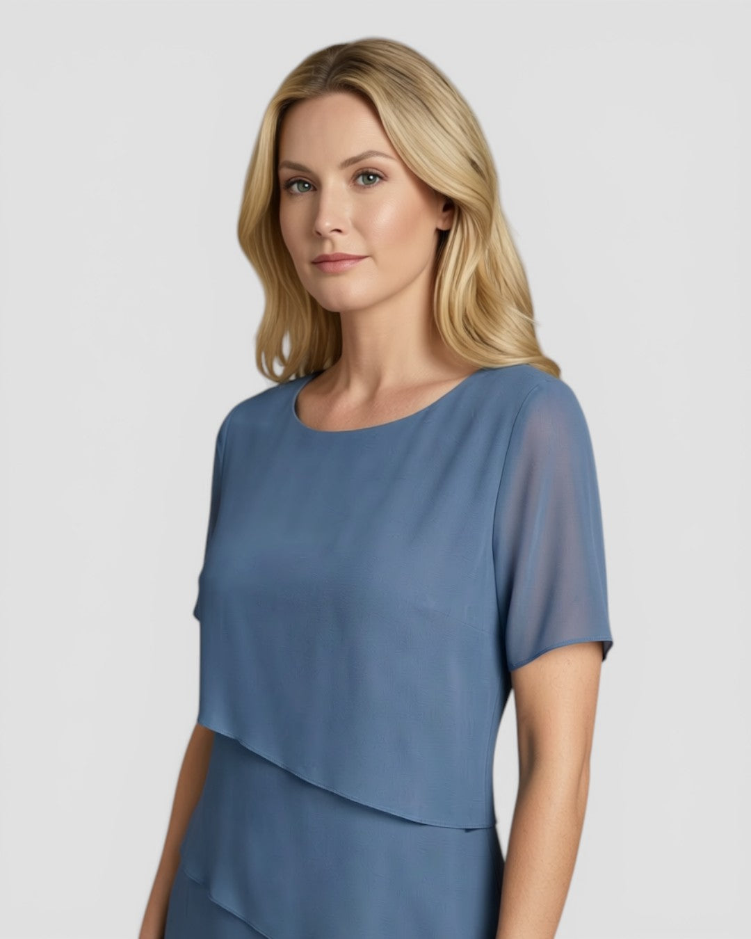 Jensen og Madsen | Dame Midi Kjole med Lag på Lag Elegant til Fest