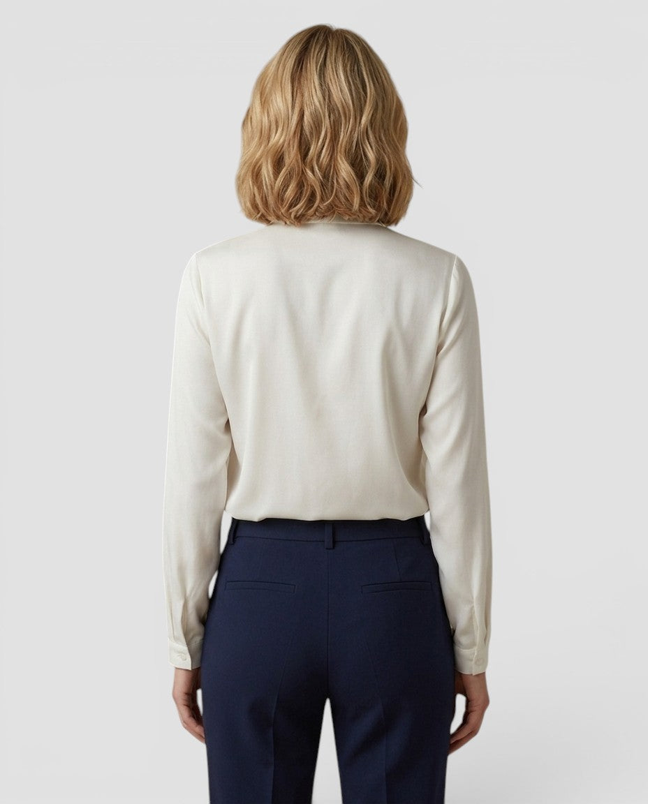 Jensen og Madsen | Dame Bluse med Pufærmer og Tilpasset Talje Elegant